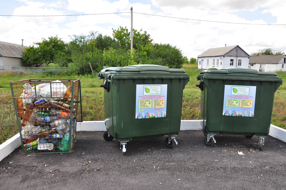 В Усманском районе продолжается установка евроконтейнеров ТКО В Усманском районе продолжается установка евроконтейнеров ТКО